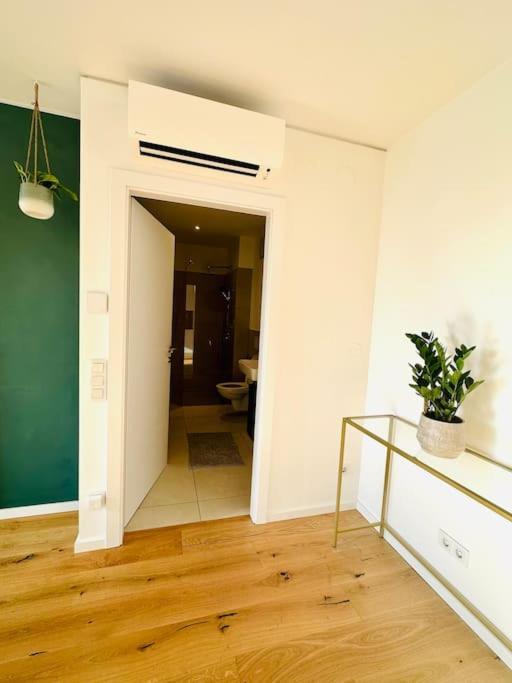 Sunny Terrace Penthouse With Ac - Self Check-In Apartment Wien Ngoại thất bức ảnh